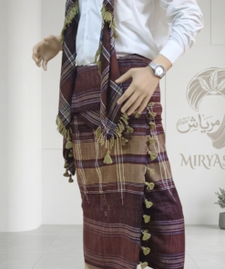 Alternative view of معوز سلاطيني مع الشال مذبل