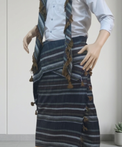 Alternative view of معوز دويلي مع الشال مذبل